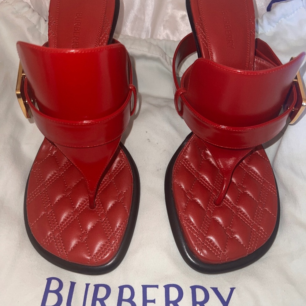 BURBERRY Equestrian Bay Sandals Brand New